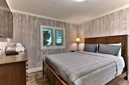 Breakaway House - Unit A & B