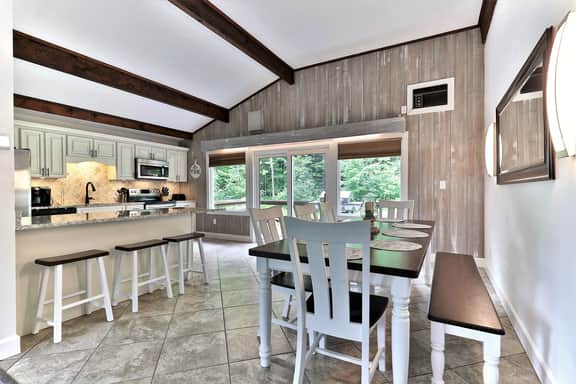 Breakaway House - Unit A & B