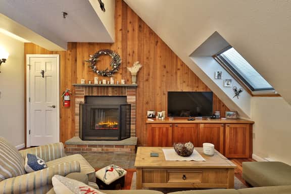 Mountain Green Condo 3D6 (The Sky's the Limit)