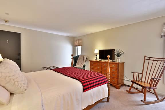 The Birch Ridge #01 - Colonial Maple Room