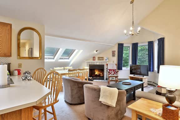 Pico Mountain Condo E306