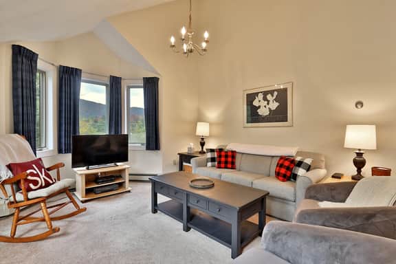 Pico Mountain Condo E306