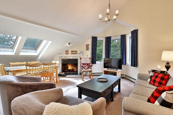 Pico Mountain Condo E306