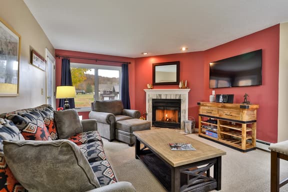 Pico Mountain Condo F106 (Pico Mountain Getaway)
